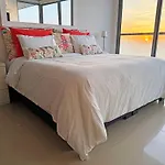 Beautiful . Incredible Ocean Views, Morros City